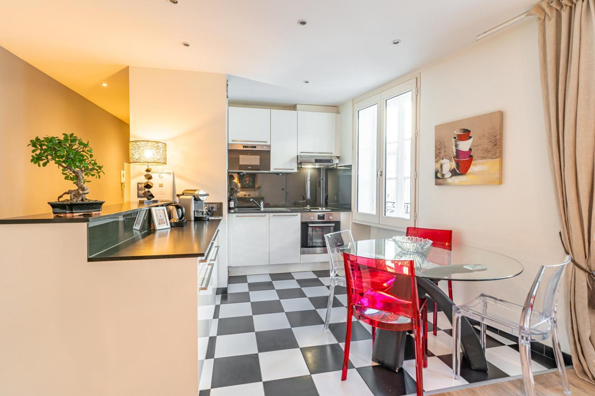 Deluxe Apartment