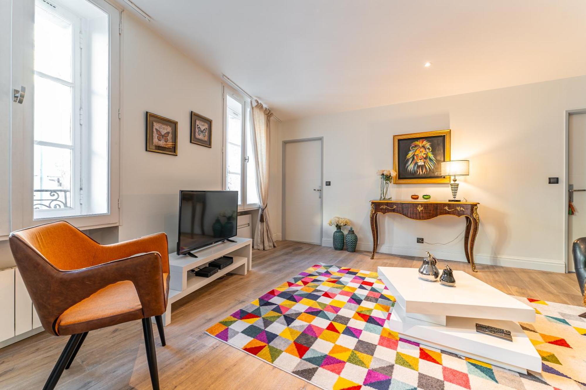 Deluxe Apartment