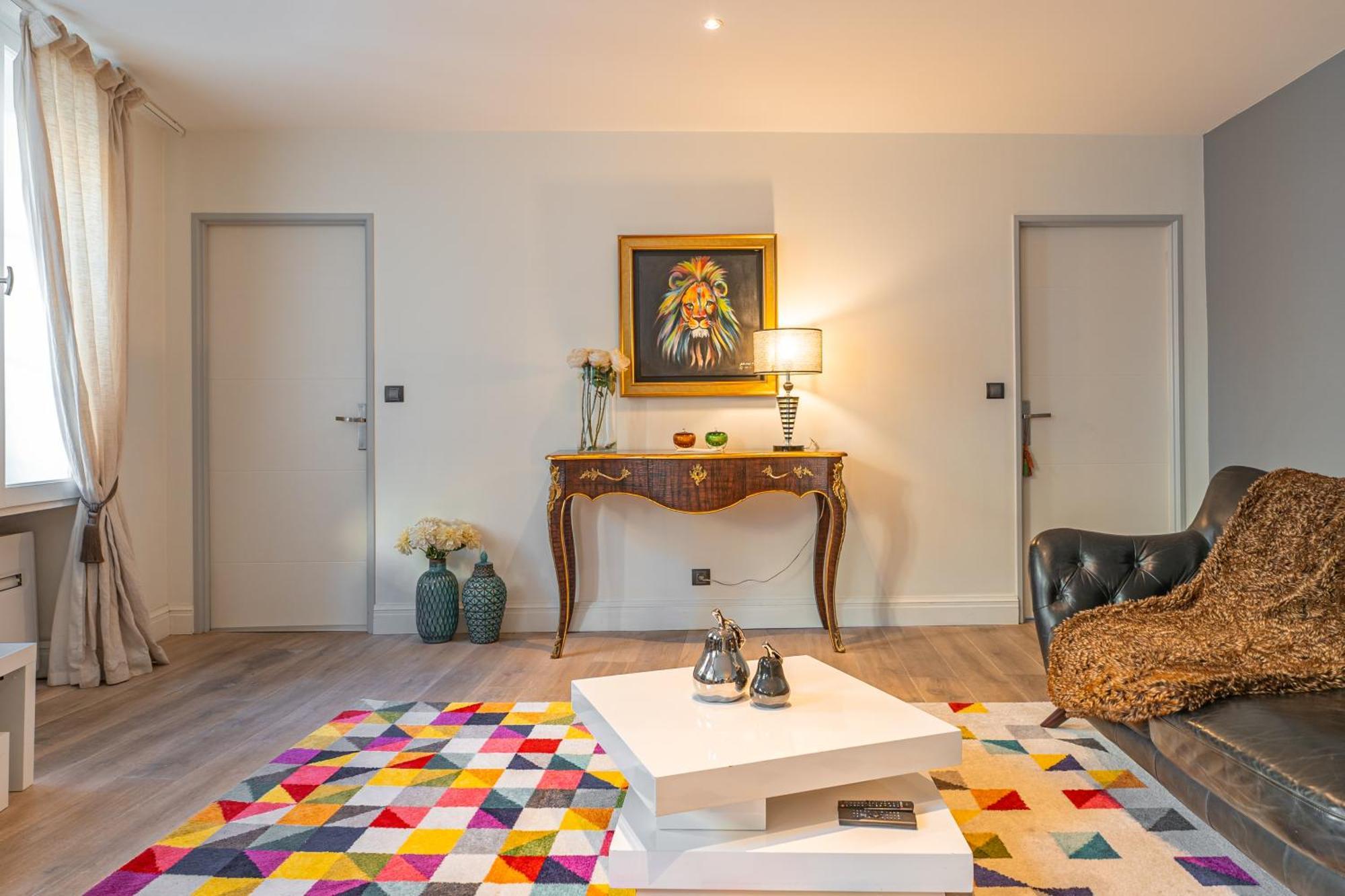 Deluxe Apartment