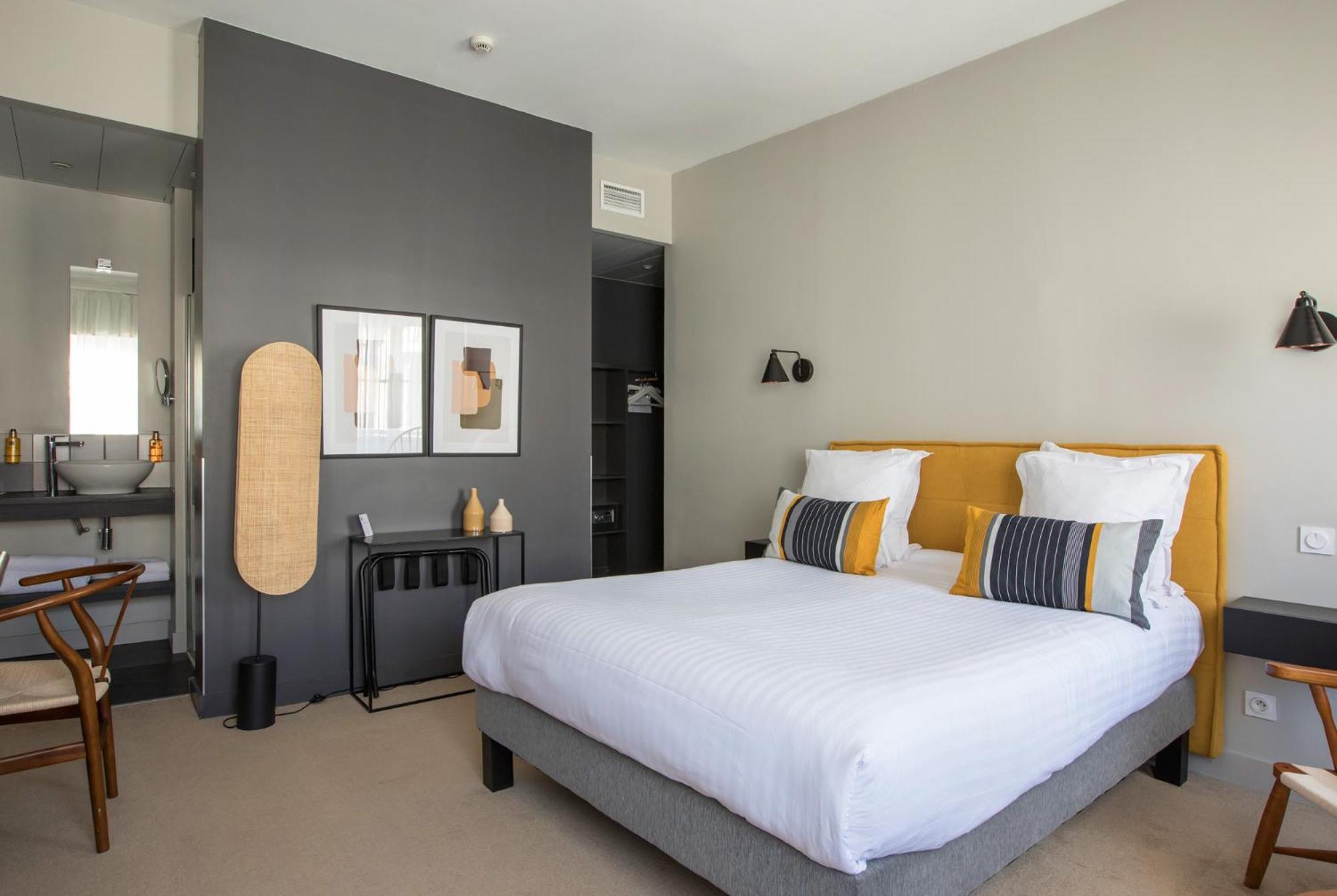 Executive Room